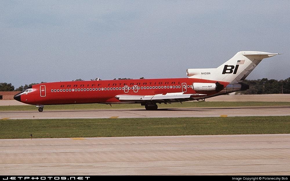 Braniff 727-200 1965 N401BN L.jpg