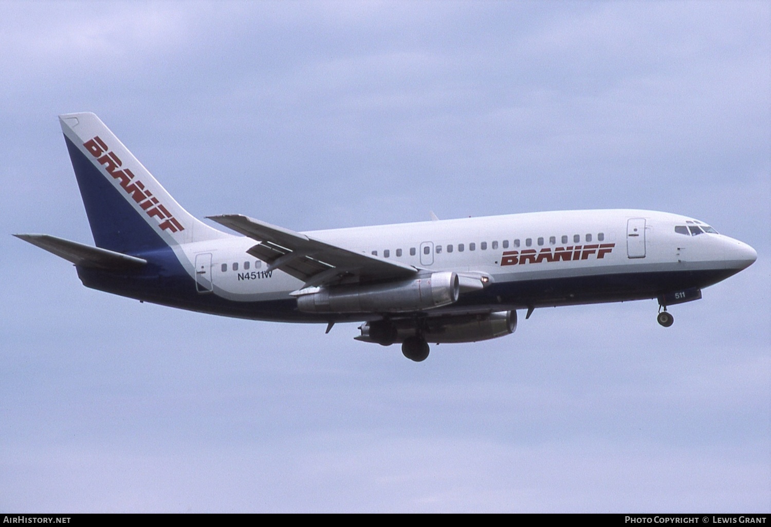 Braniff II 737-247 N4511W R.jpg