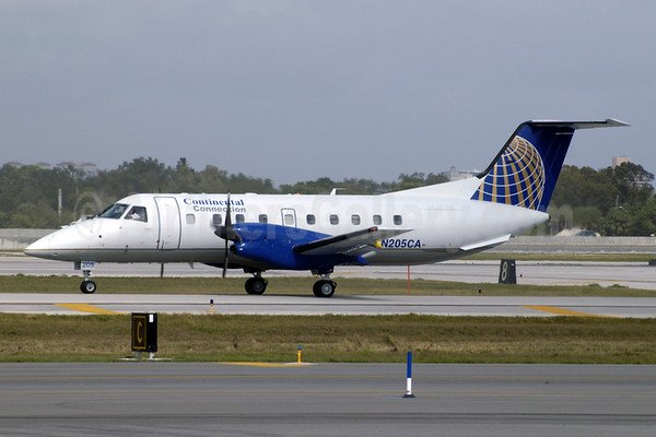 Continental Connection-Gulfstream EMB-120 N205CA (91) FLL (JS)(46)-M.jpg