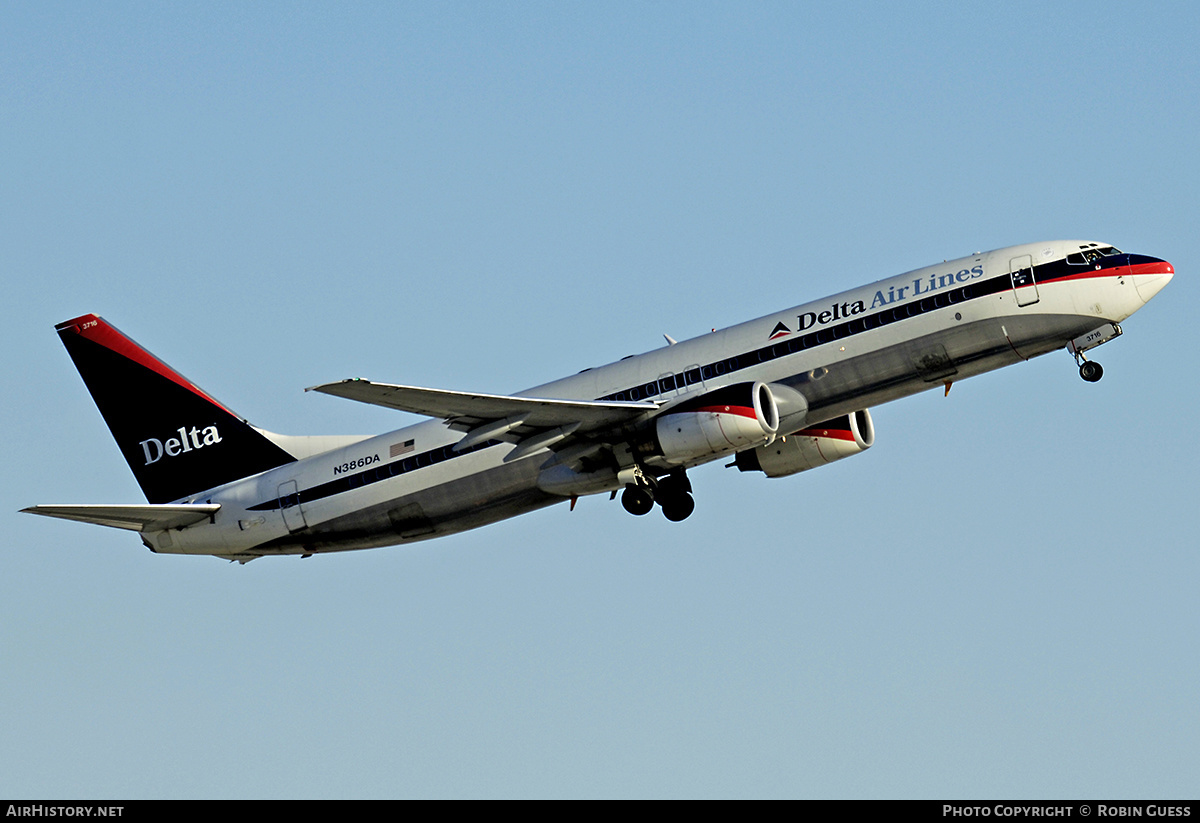 Delta 737-832 N386DA 1997.jpg