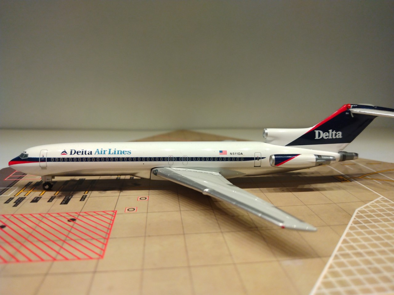Delta B727232A N511DA L.jpg MAF Model Airliner Forum