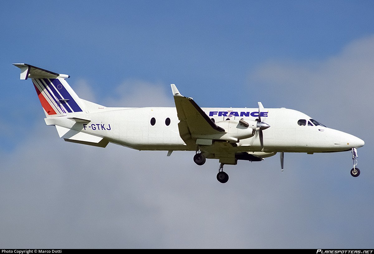 f-gtkj-air-france-beechcraft-1900d_PlanespottersNet_1128517_2af5bba047_o.jpg