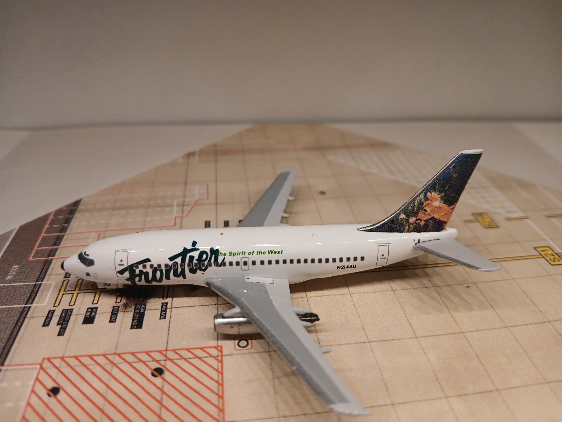 Frontier 737-201 N214AU L.jpeg