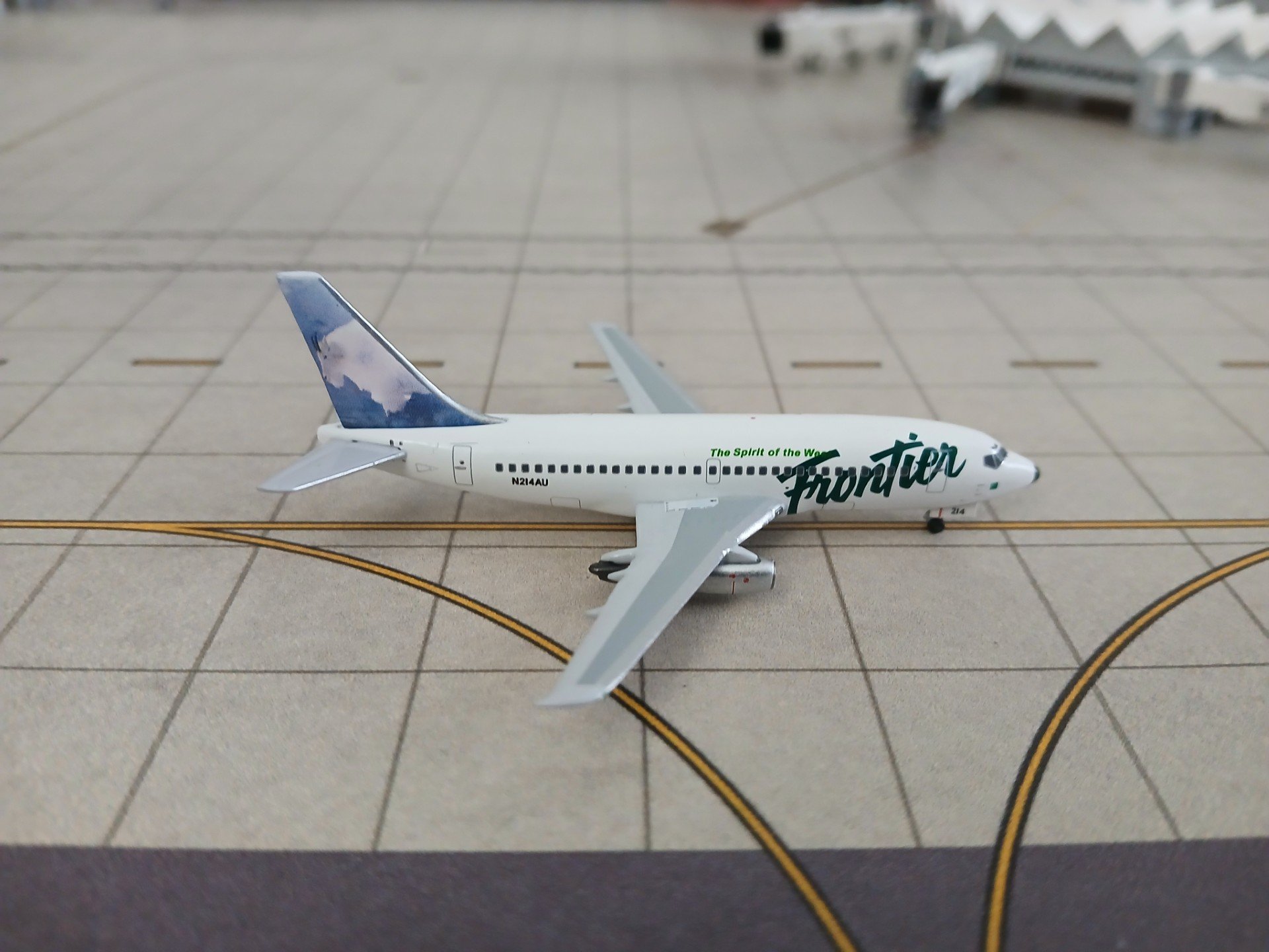 Frontier 737-201 N214AU R IND.jpeg