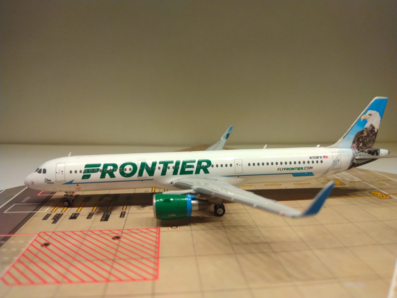 Frontier A321-211WL N709FR L.jpg