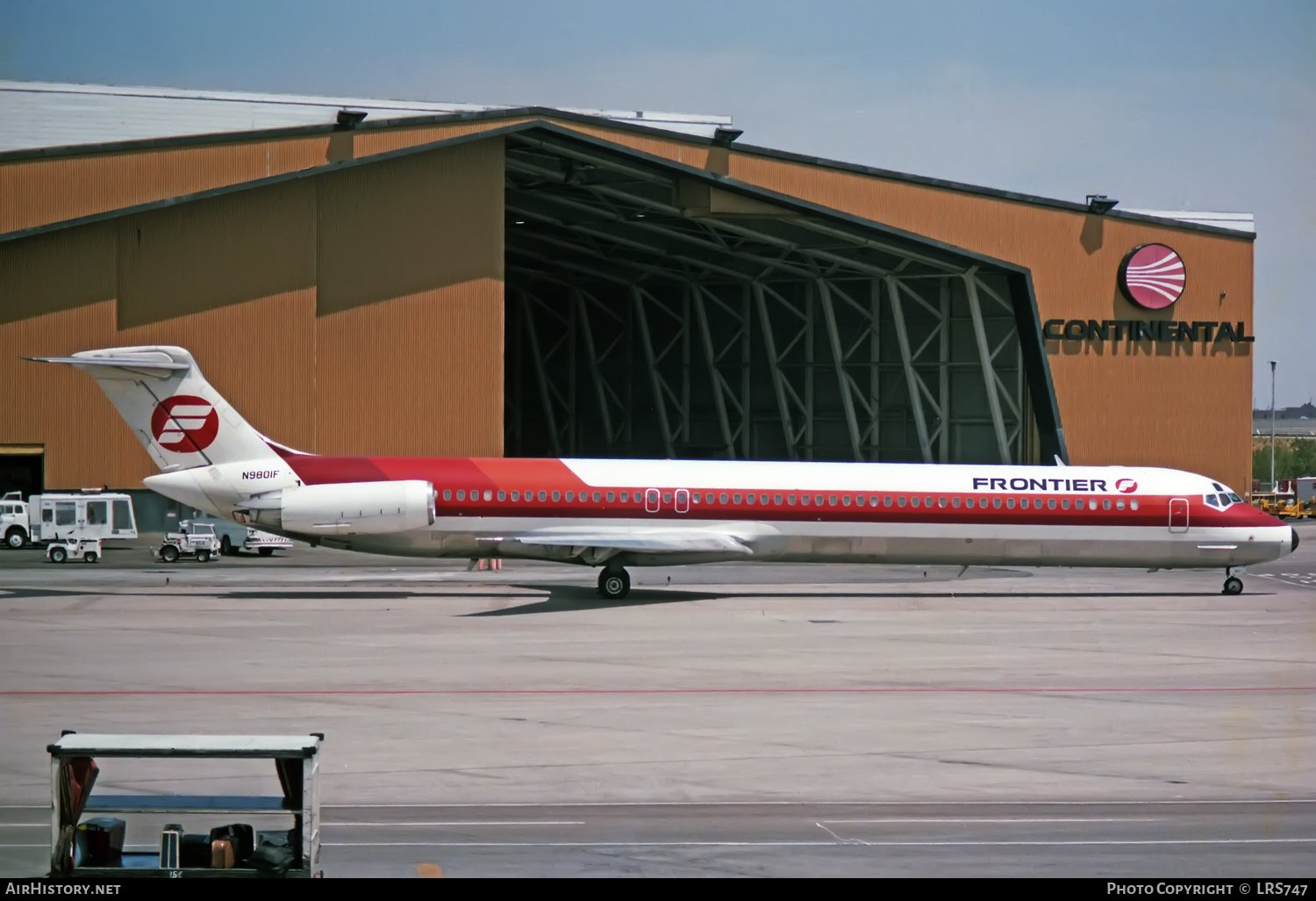 Frontier MD-80 N9801F R.jpg