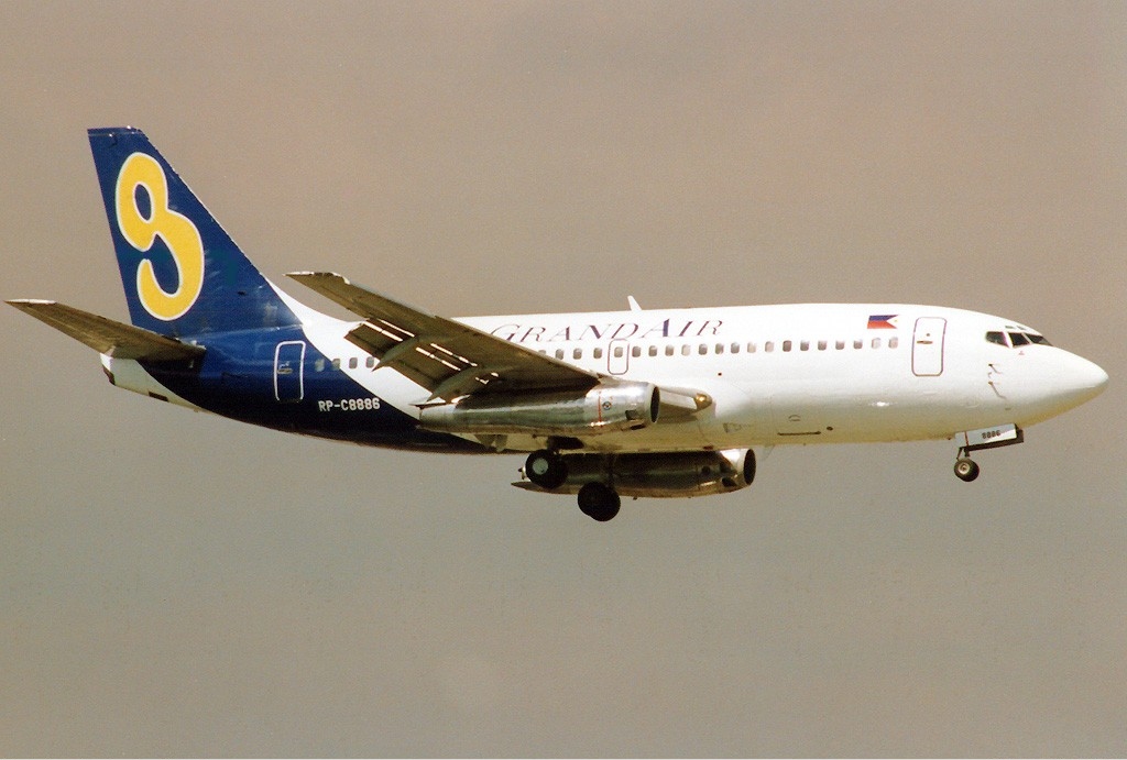 Grandair_Boeing_737-200_JetPix.jpg