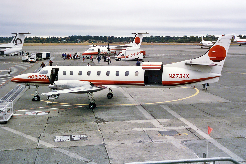 Horizon_Air_Fairchild_Swearingen_SA-227AC_Metro_III_Silagi-1.jpg
