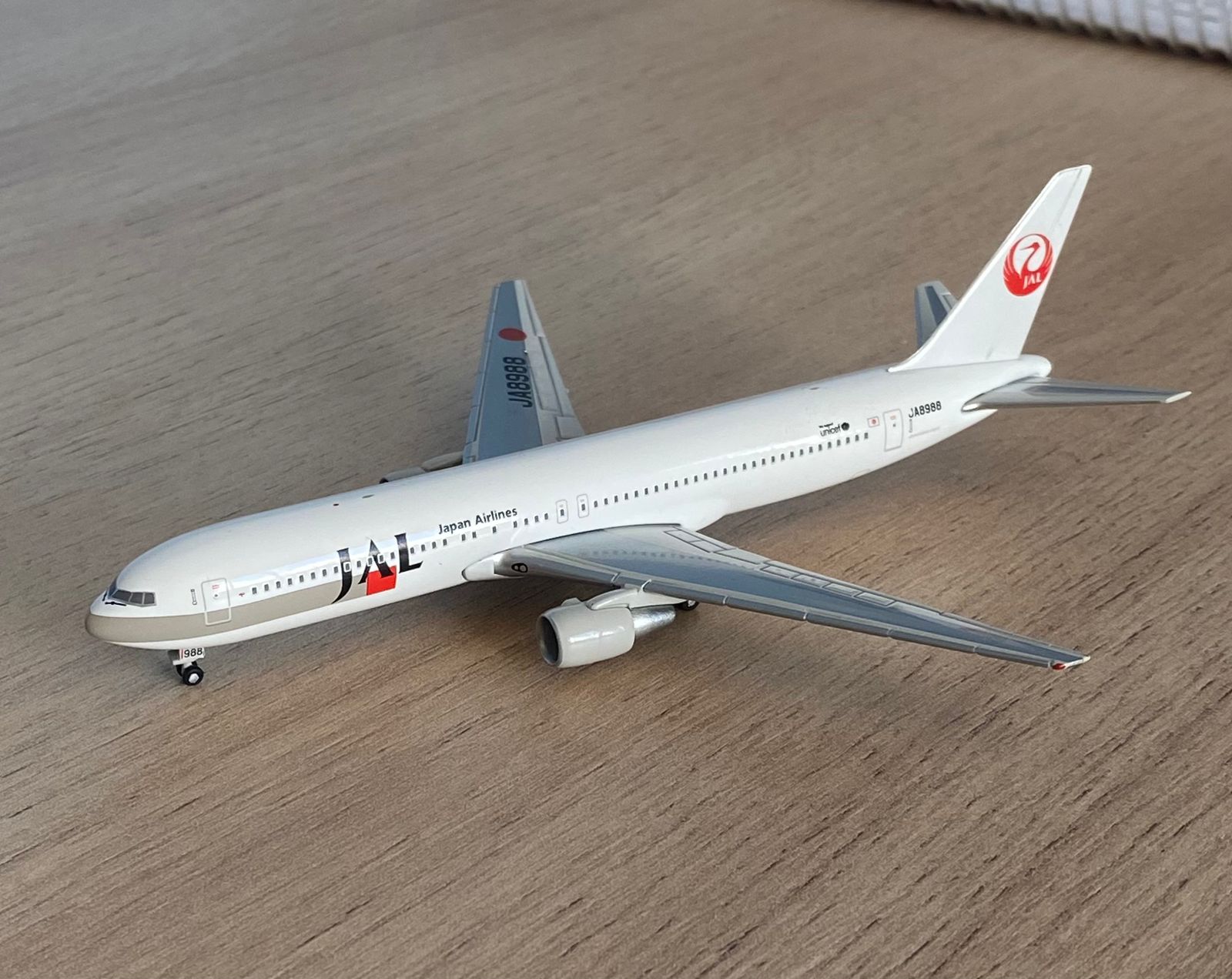 JAL76704.jpeg