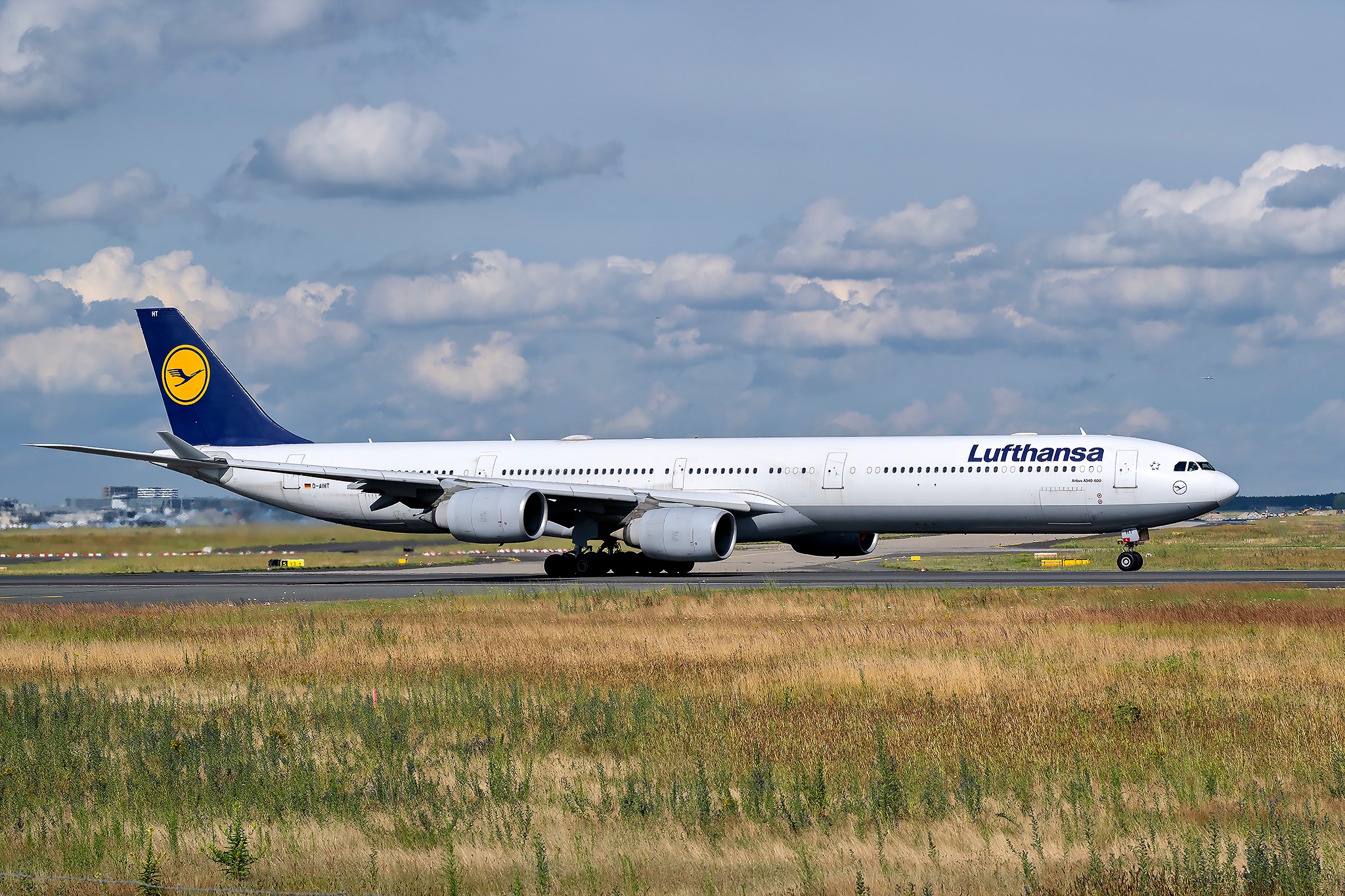 LuftA340-600 copy.jpg