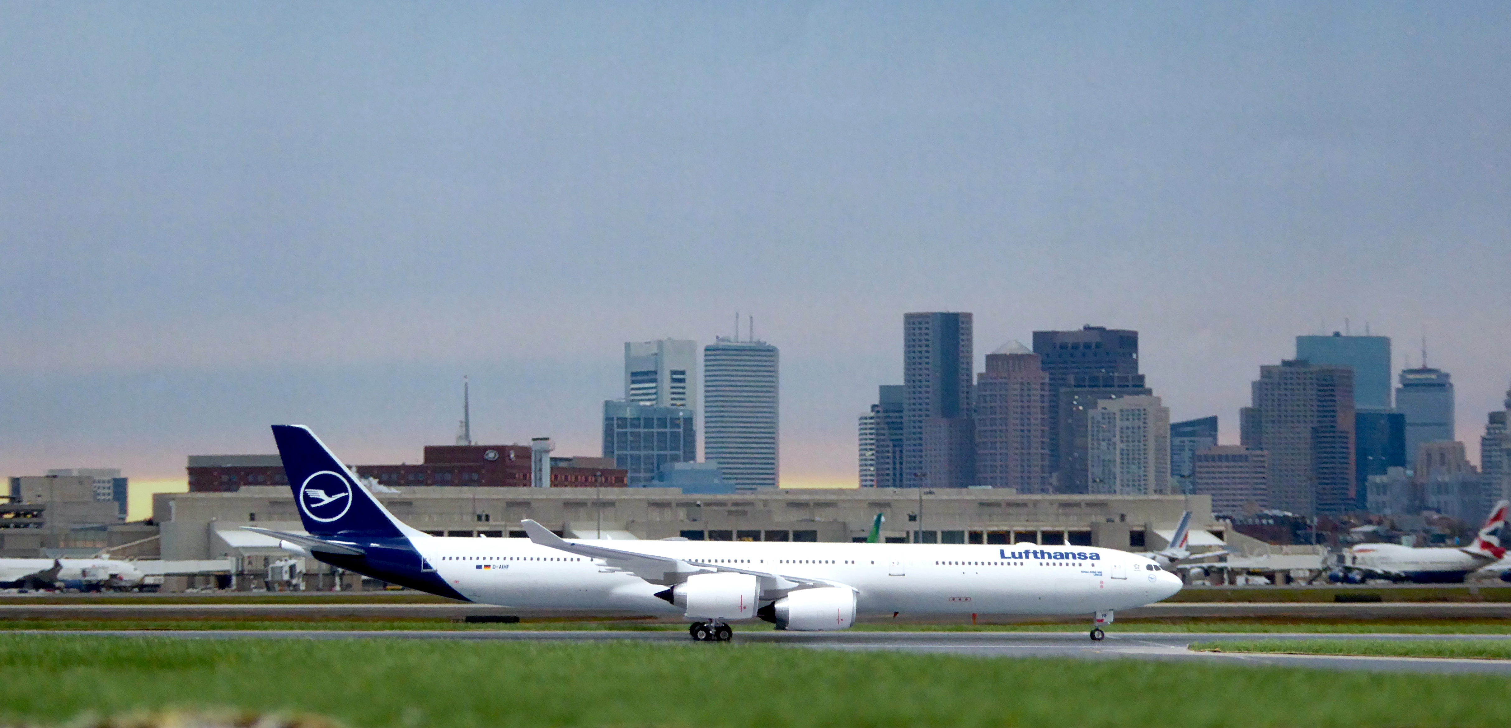 Lufthansa A340-642 D-AIHF PH_4.JPG