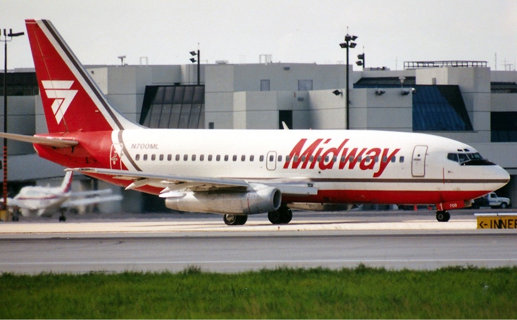 Midway 737-2K9A N700ML.jpg