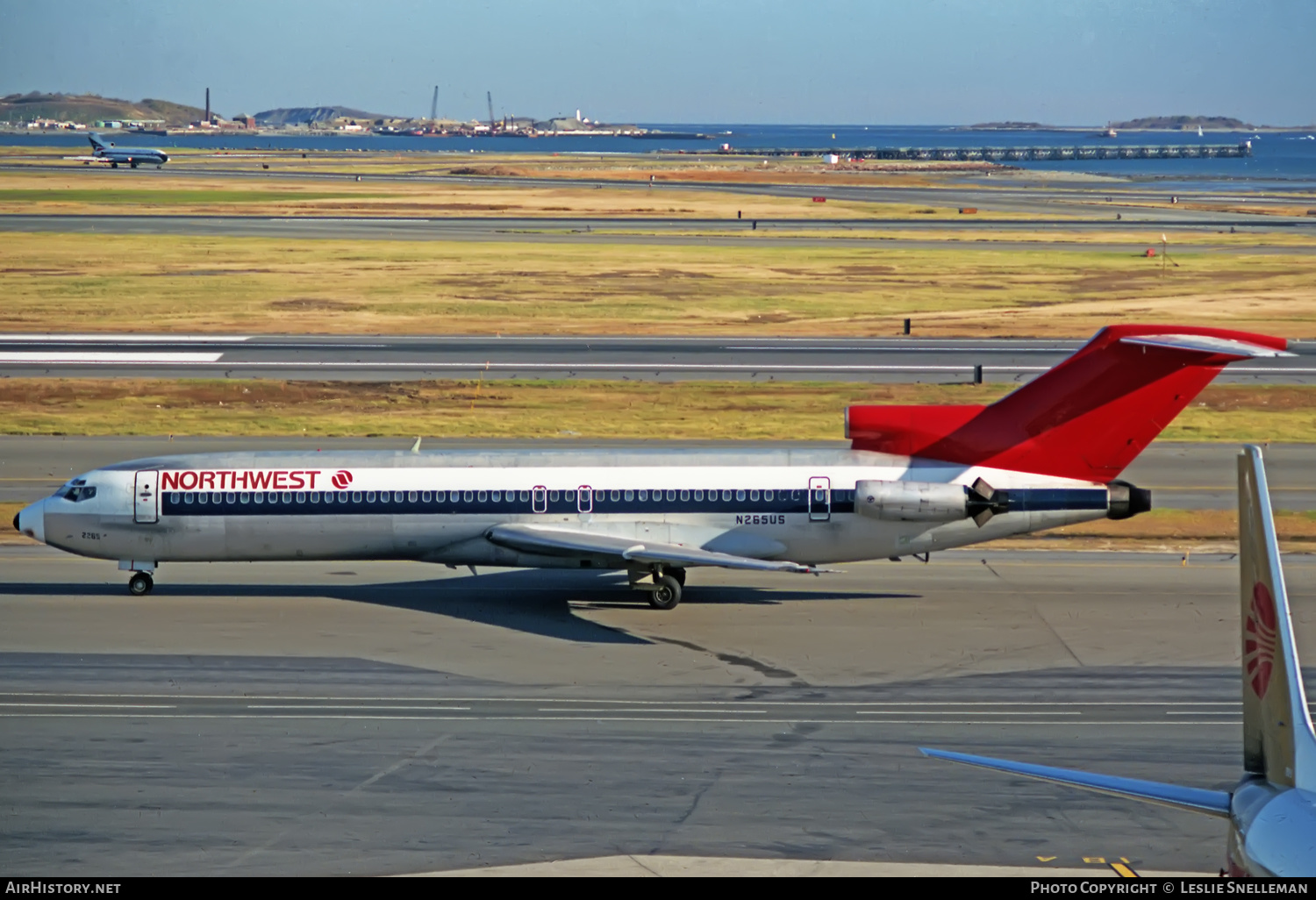 Northwest 727-251 N265US 1986.jpg