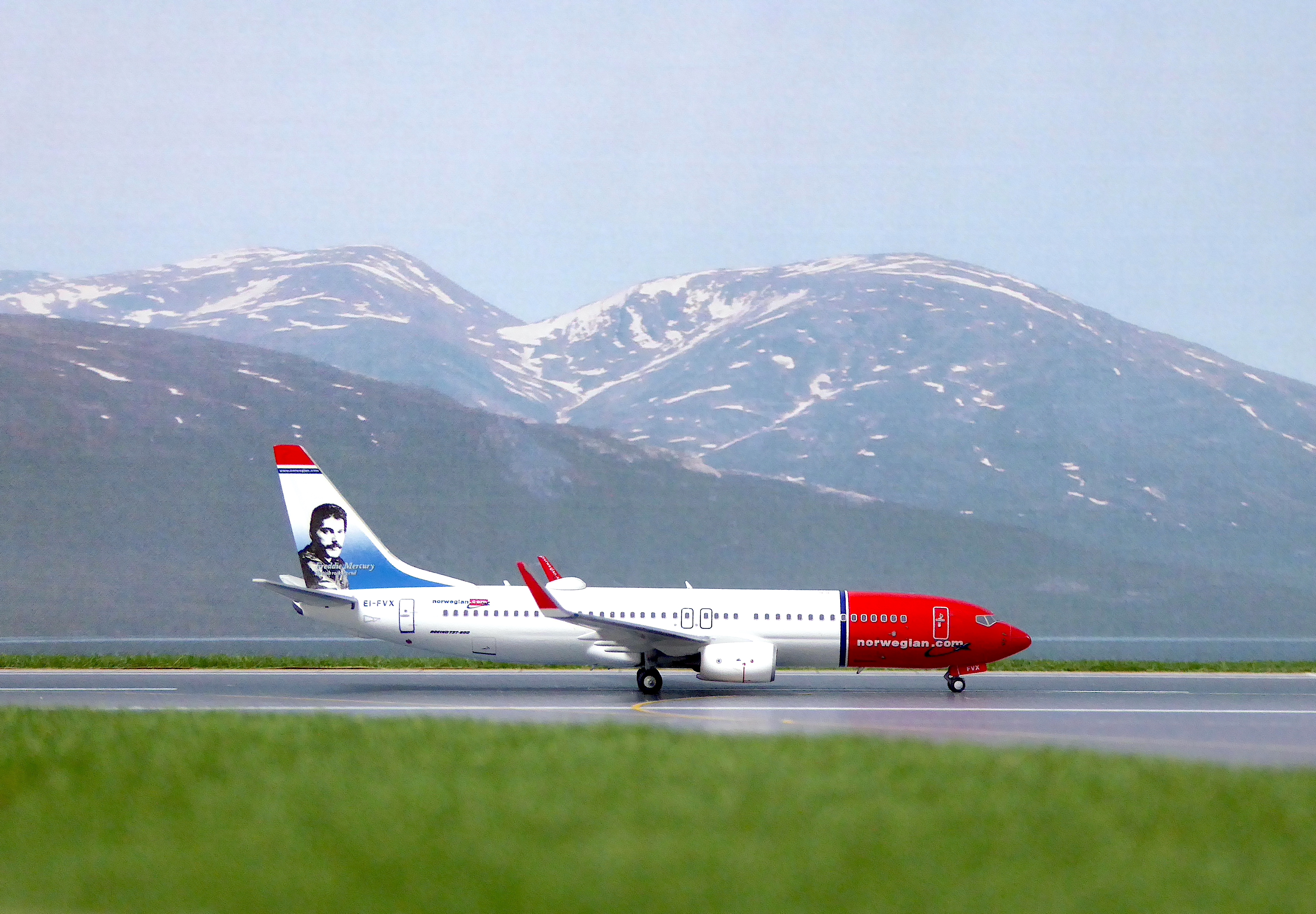 Norwegian B737-8JP EI-FVX NG_8.JPG