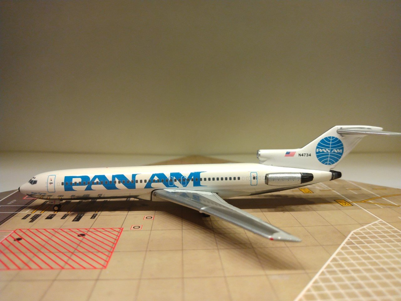 Pan Am 727-235 N4734 L.jpg