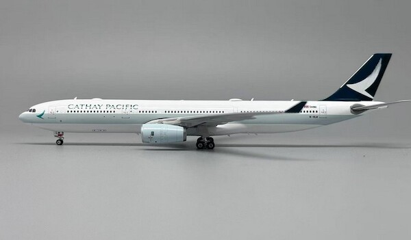 phoenix-models-04664-airbus-a330-300-cathay-pacific-b-hlw-f46-214387_0.jpg