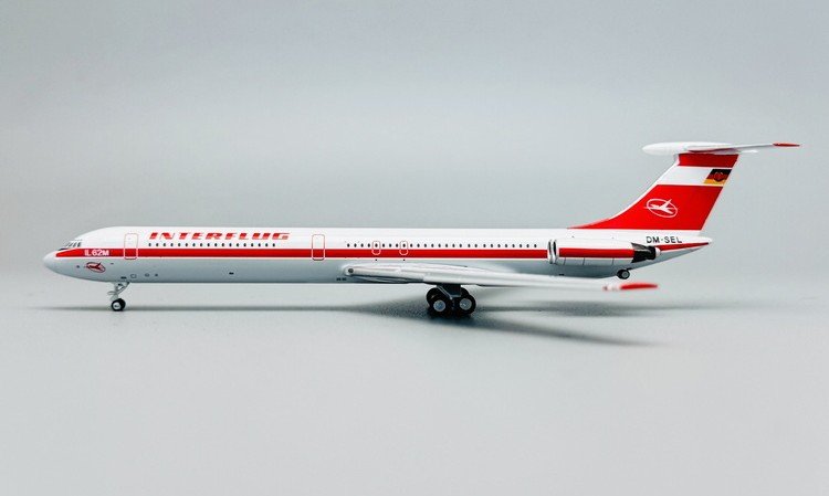 phoenix-models-12052-ilyushin-il62m-interflug-dm-sel-x3e-215424_0.jpg