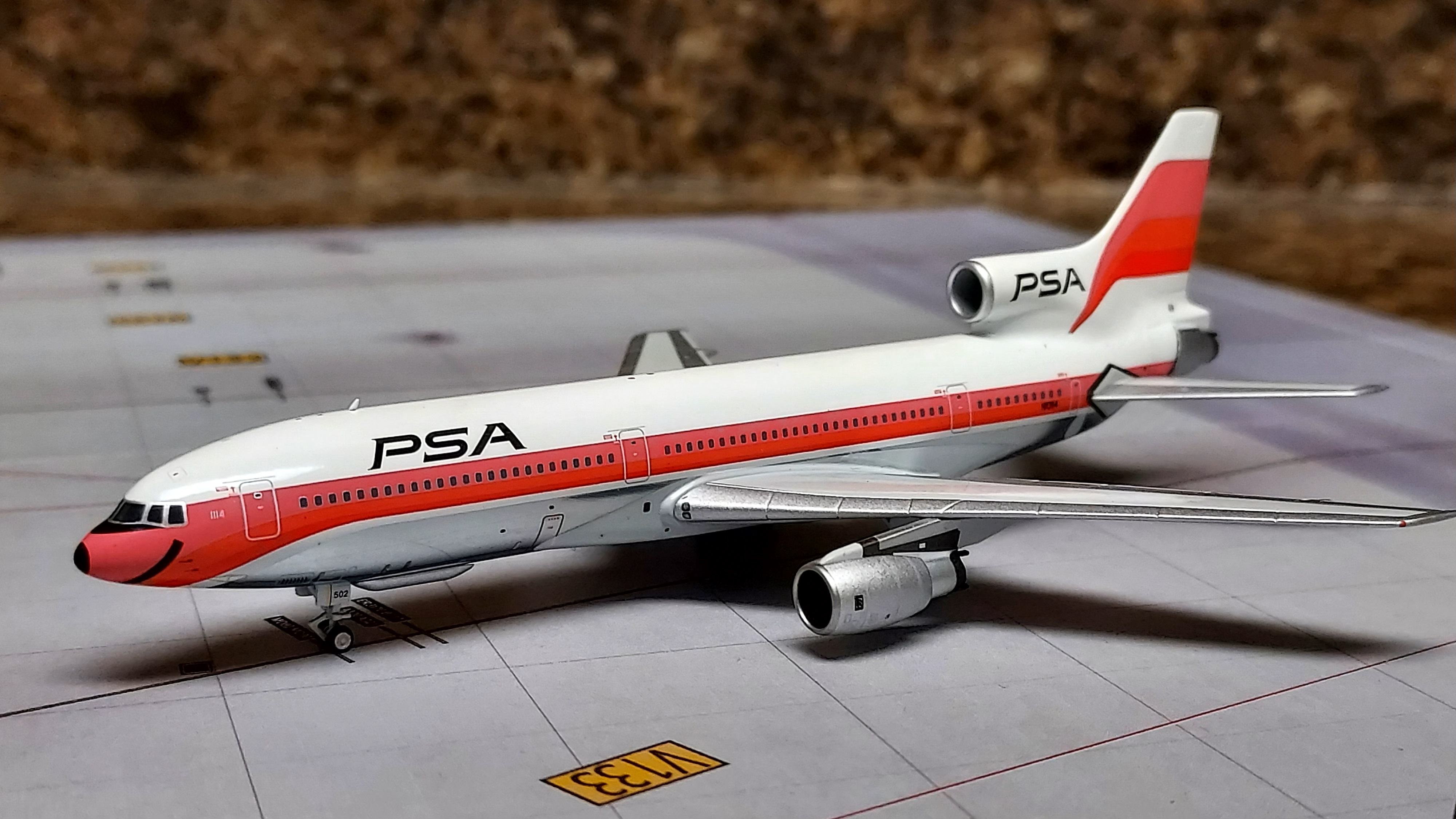 PSA L1011.jpg