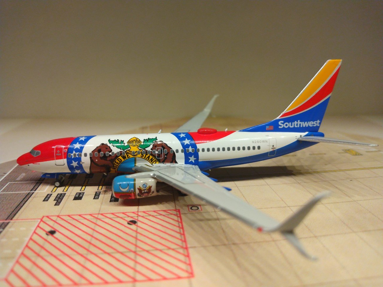 Southwest 737-7H4WL N280WN MO L.jpg