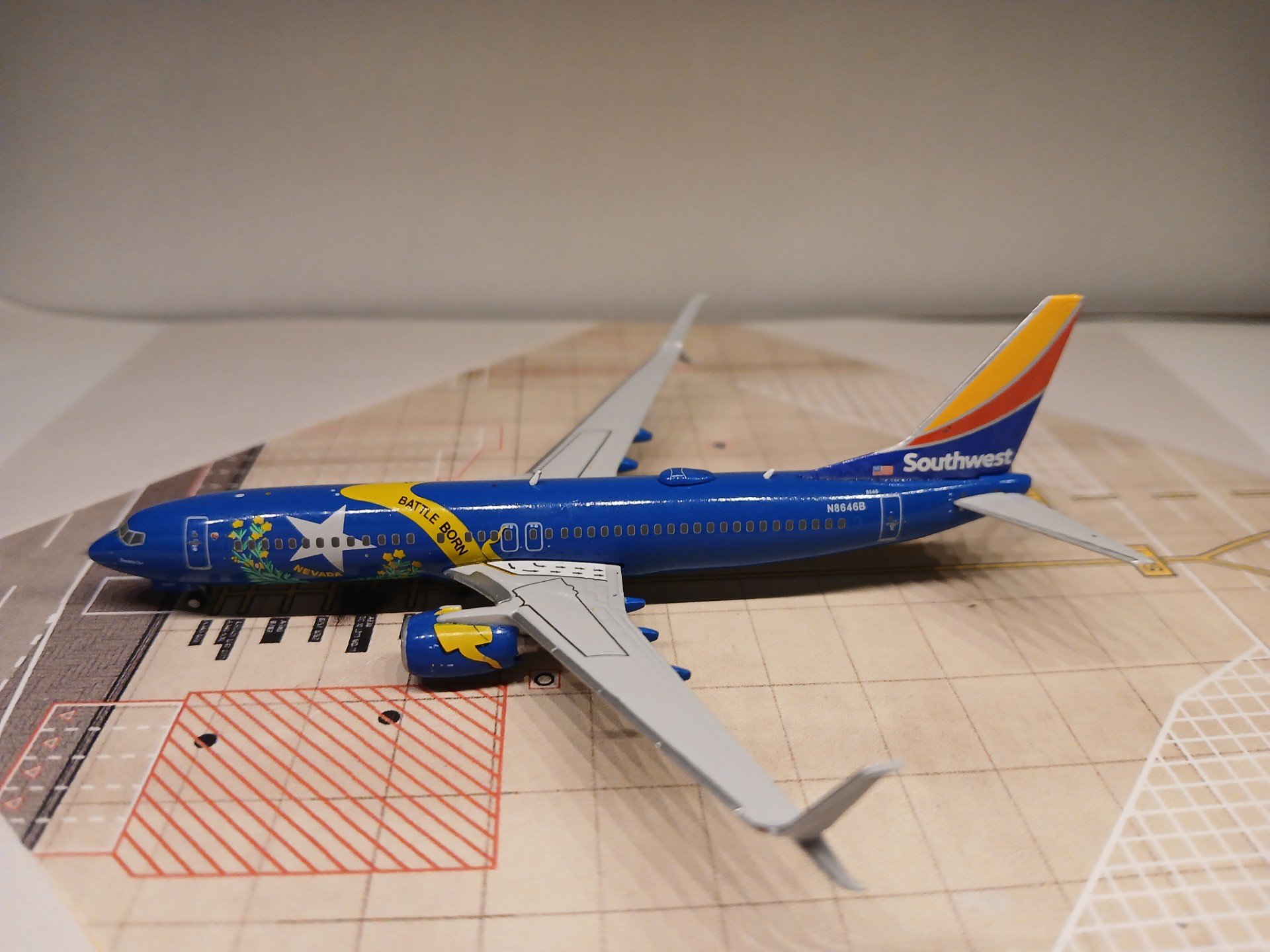 Southwest 737-8H4 N8646B L.jpg