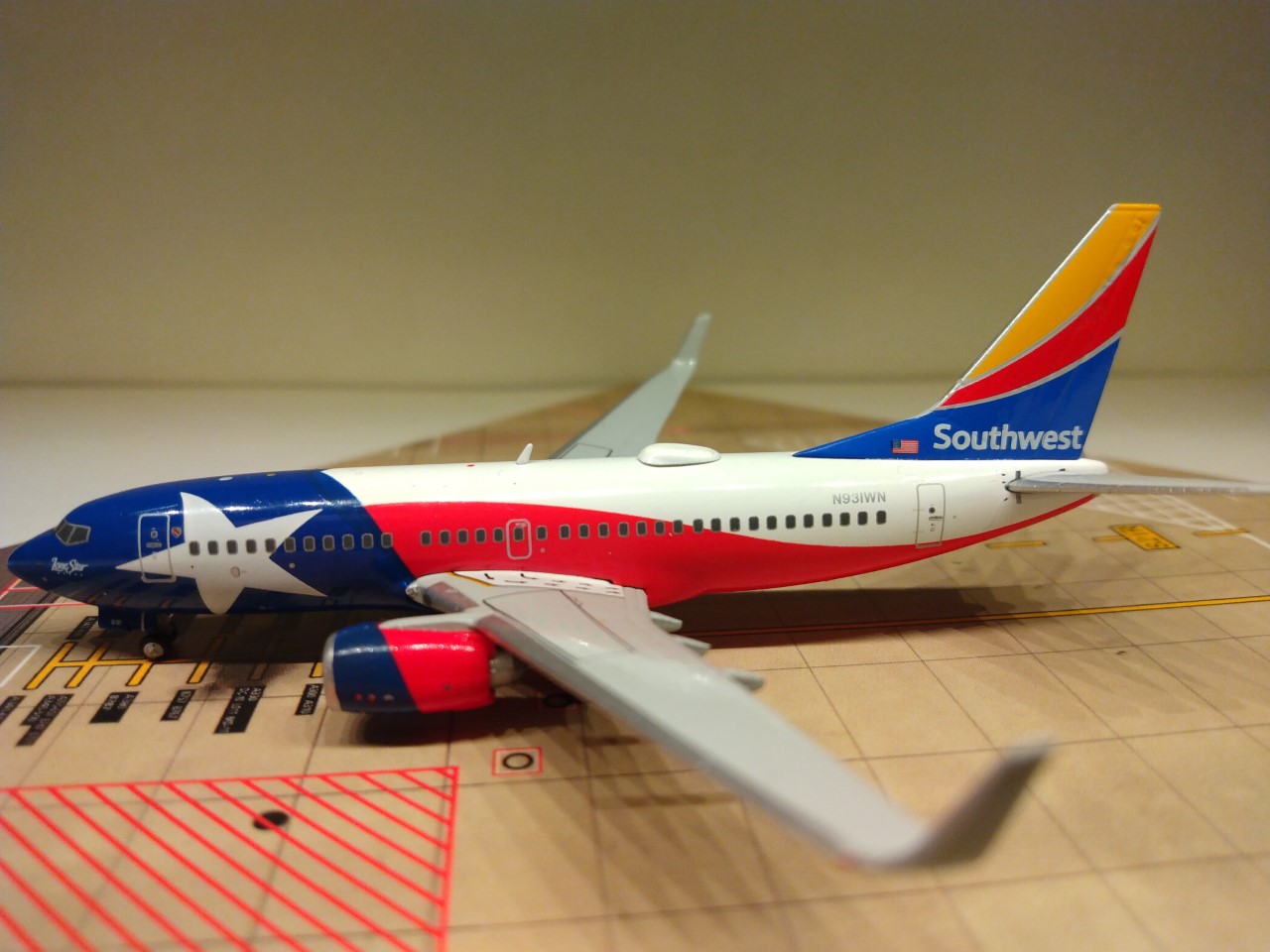 Southwest B737-7H4WL N931WN L.jpg