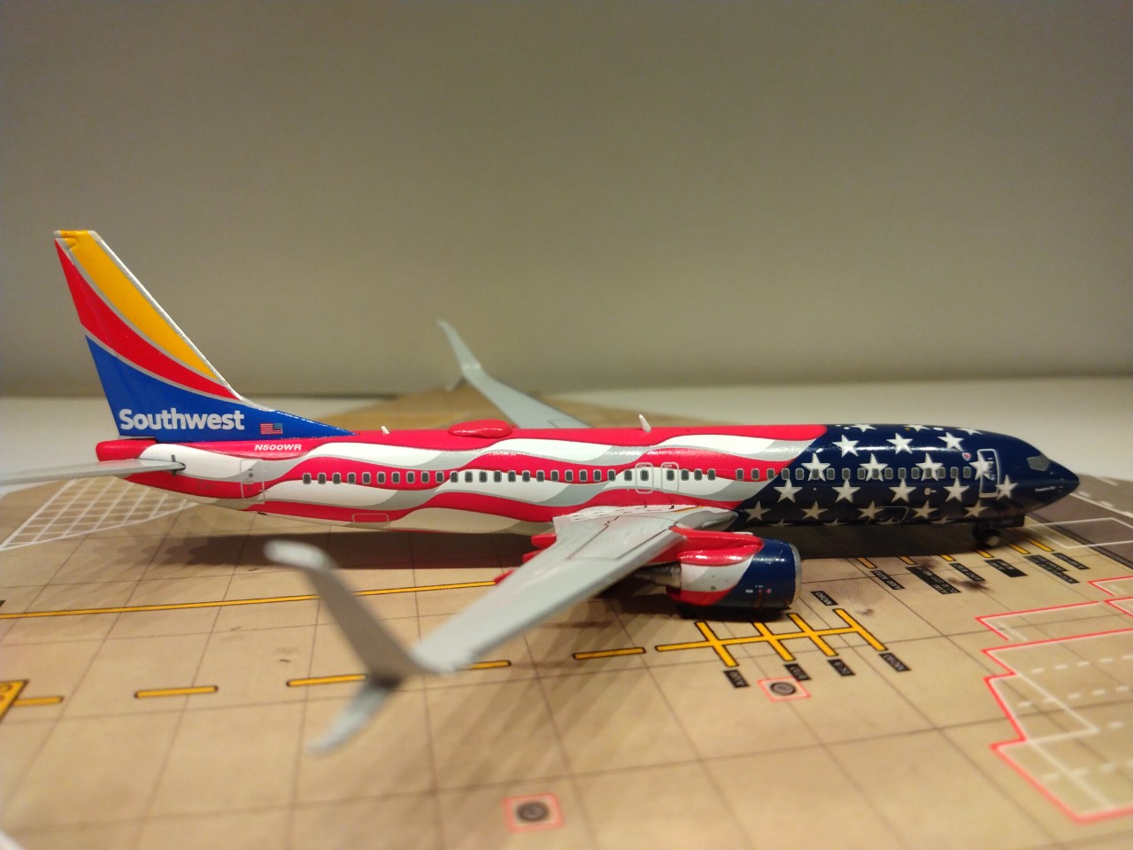 Southwest B737-8H4WL N500WR GJ R.jpg