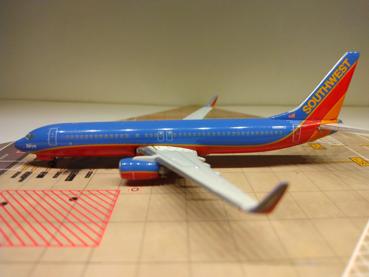 Southwest B737-8H4WL N8301J L.jpg