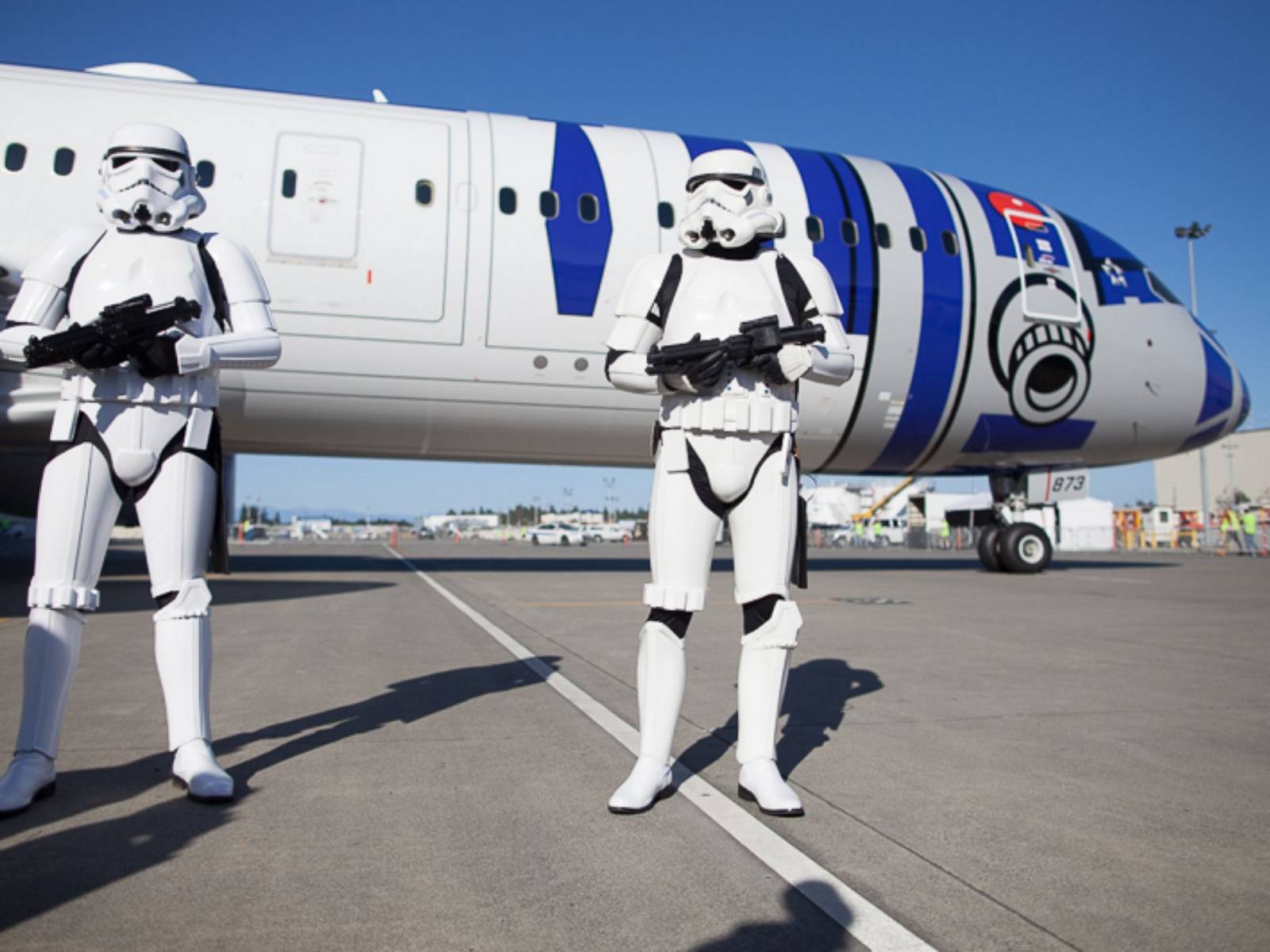 Star-Wars-Dreamliner-18.jpg