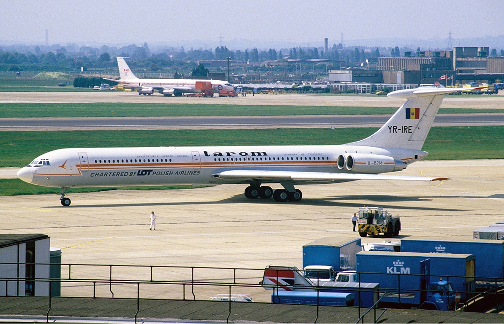 TAROM_Ilyushin_Il-62_Rees-1.jpg