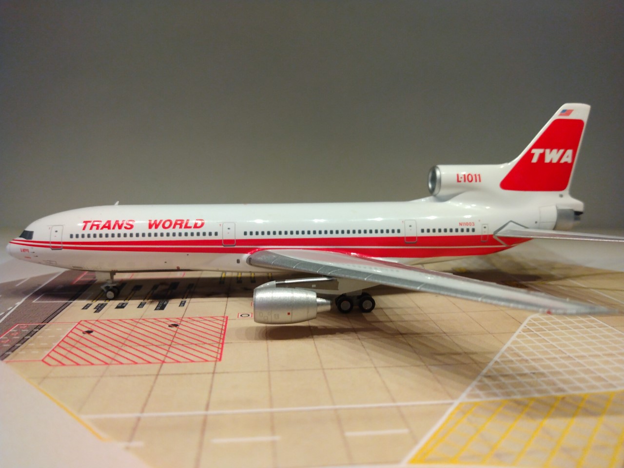 Trans World L-1011-50 1979 N11003 L.jpg