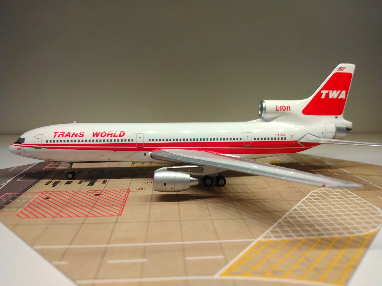 Trans World L-1011-50 1979 N31022 L.jpg