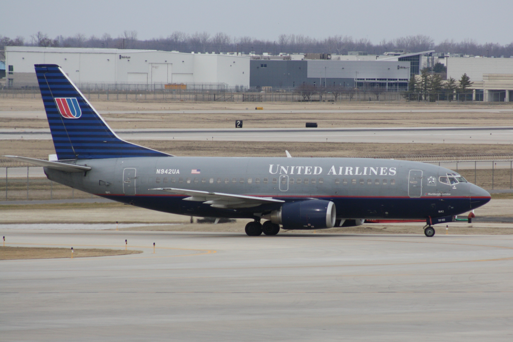 United 737-522 1993 N942UA IND_20090307_N942UA_03.jpg