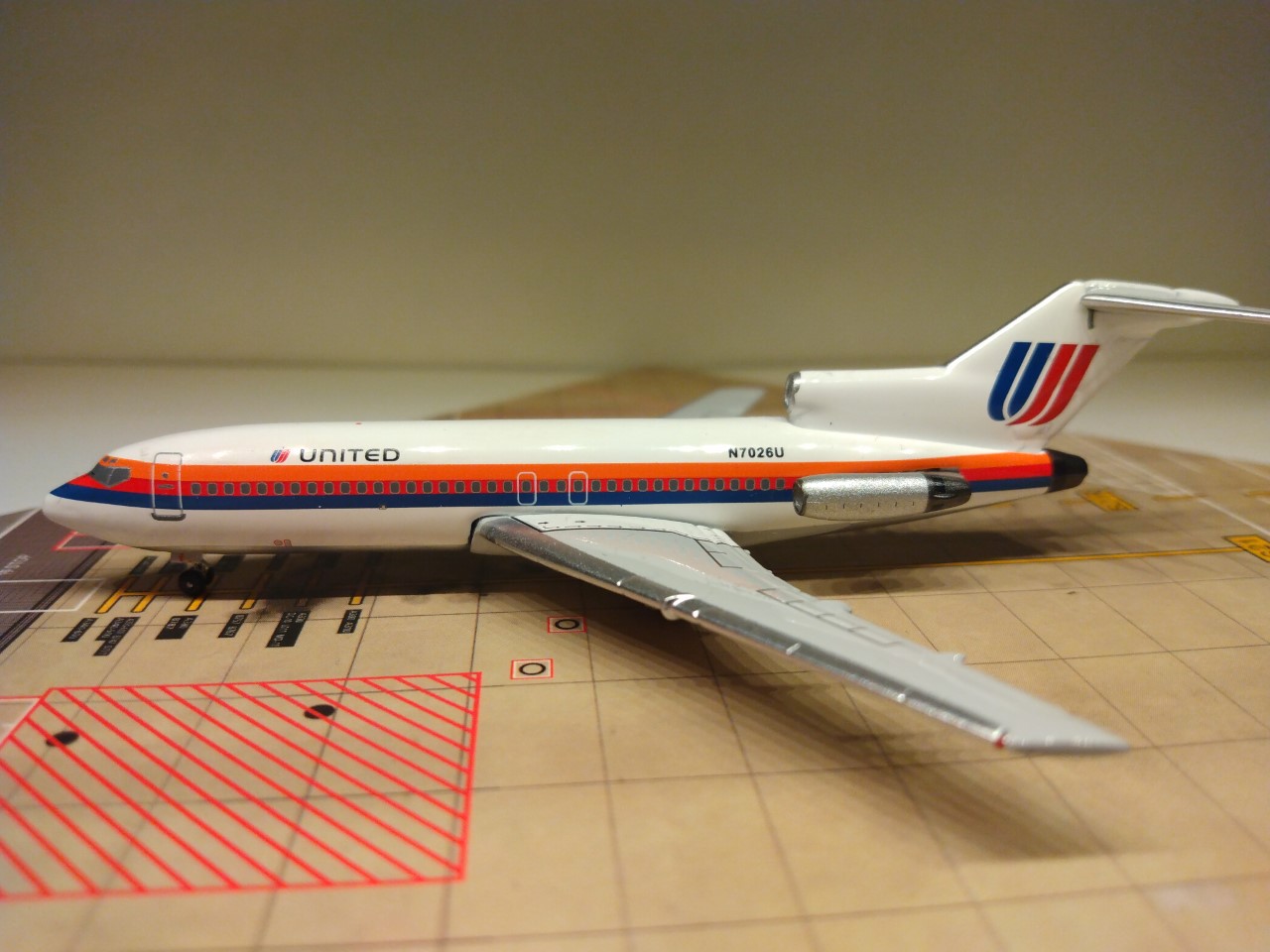 United B727-022 N7026U L.jpg