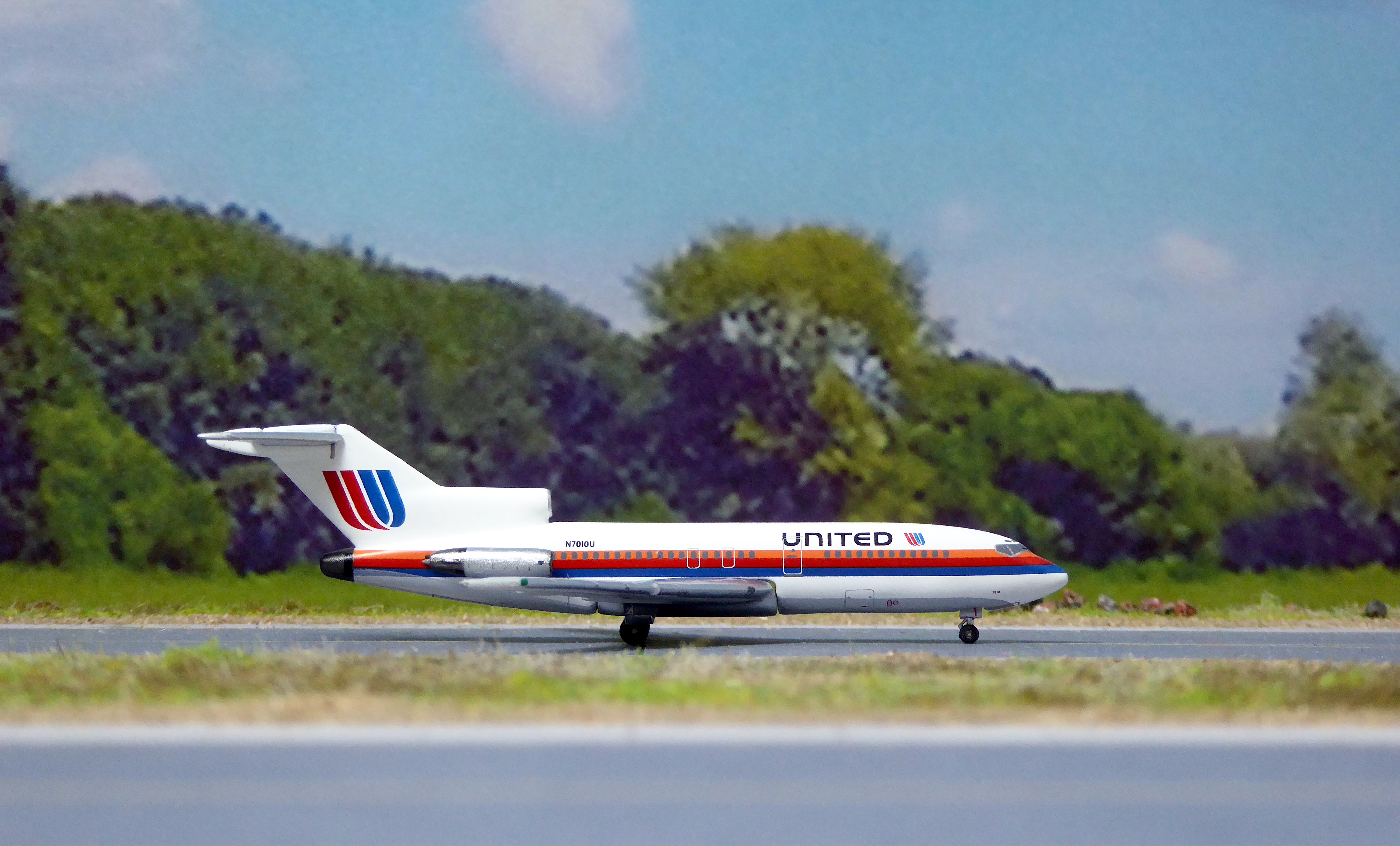 United B727-22 N7010U AC_2.JPG