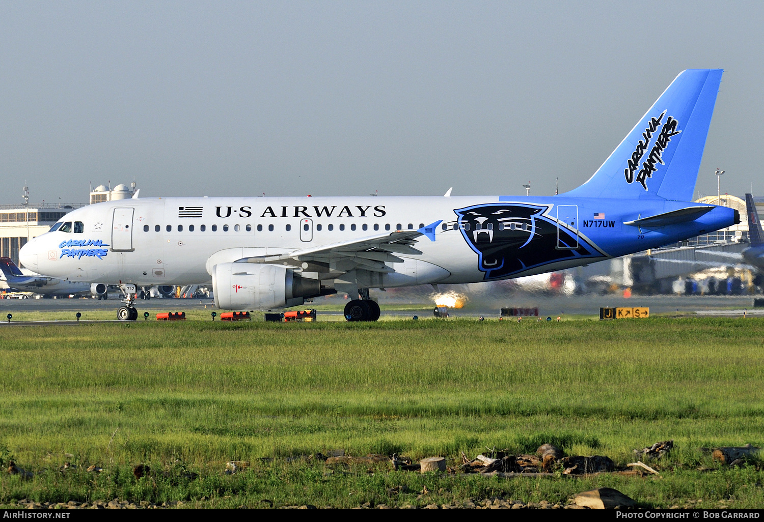 US Airways A319-112 N717UW L.jpg