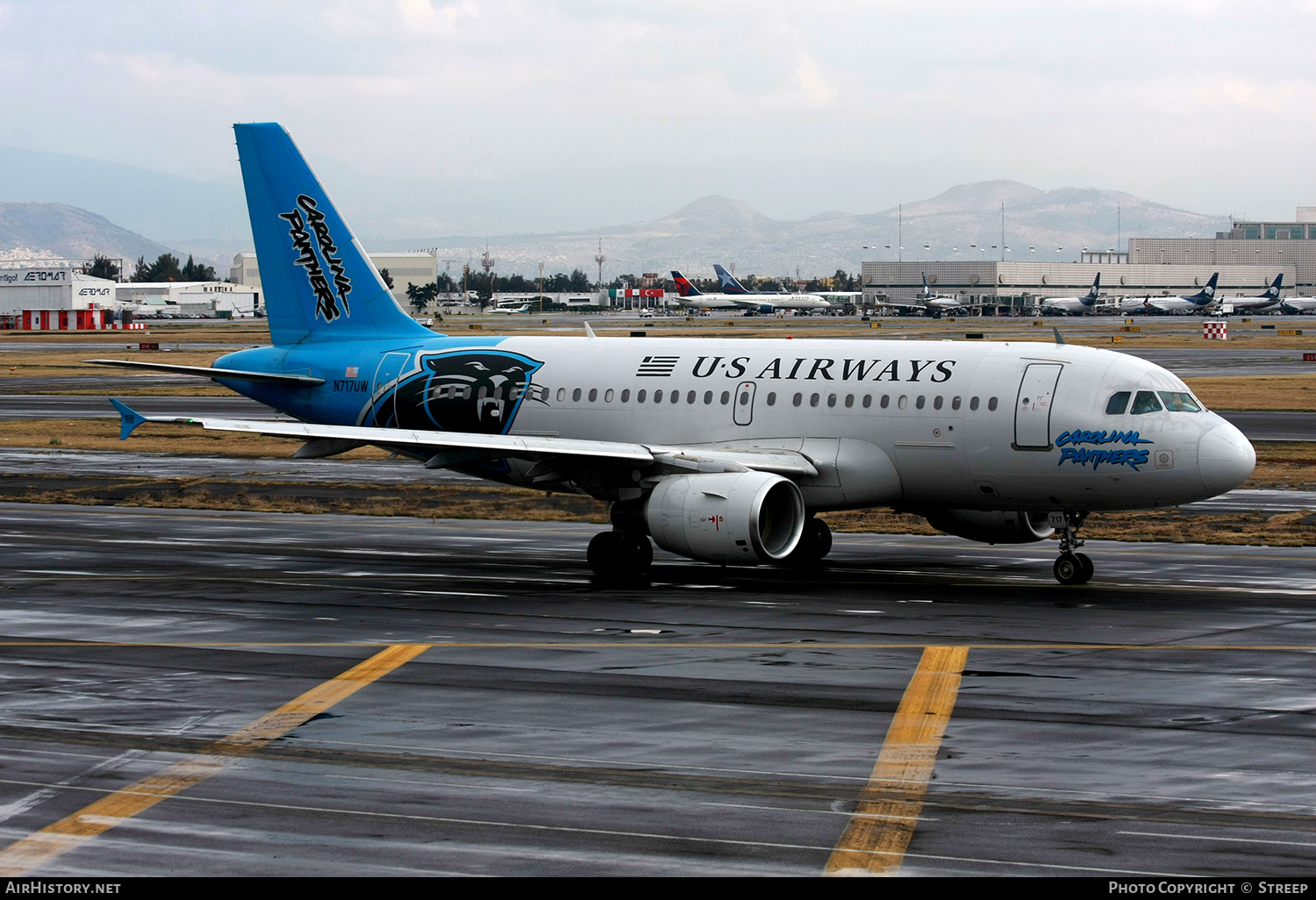 US Airways A319-112 N717UW R.jpg