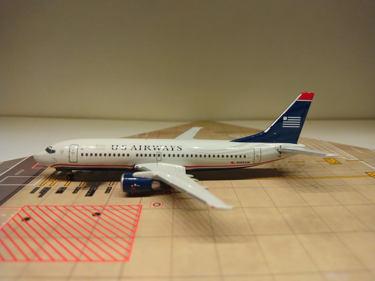 US Airways B737-300 2005 N166AW L.jpg