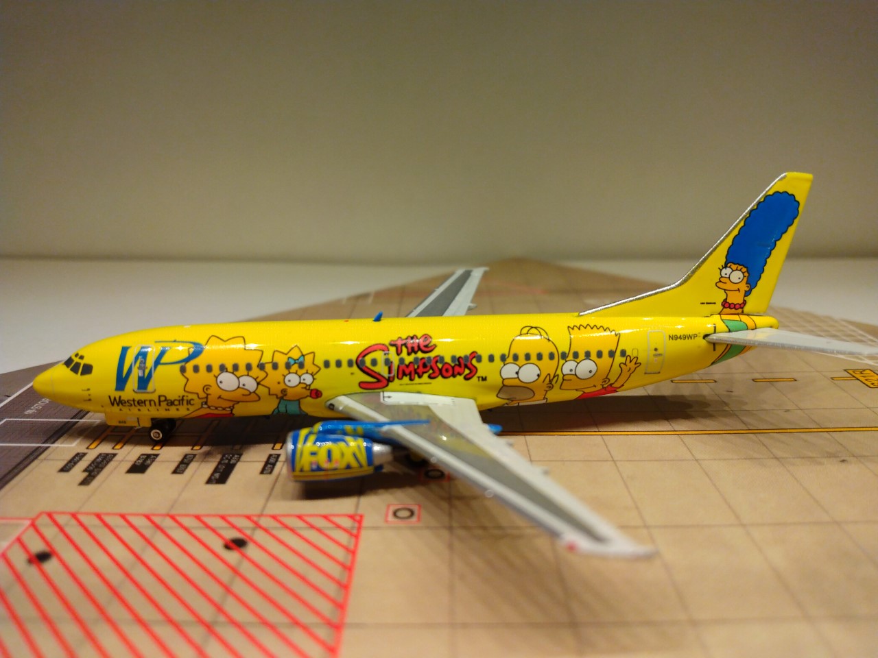 Western Pacific B737-300 N949WP L.jpg