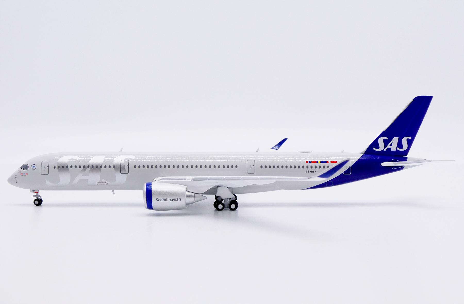 XX40770_04.jpg