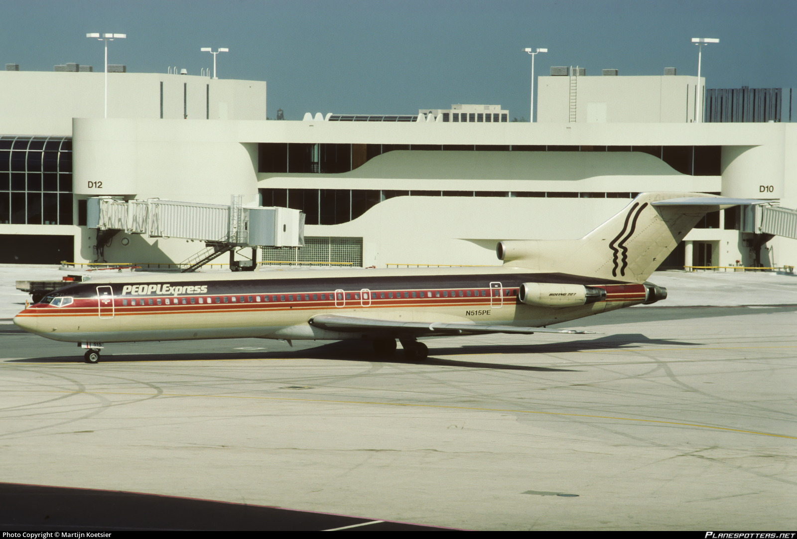 n515pe-peoplexpress-boeing-727-232a_PlanespottersNet_1297644_5d27639f9e_o.jpg